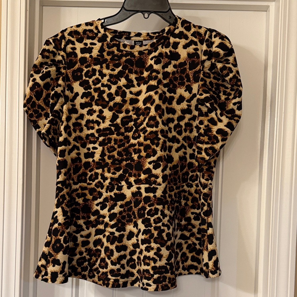 SHEIN Leopard Print Long Sleeve Top